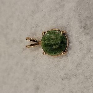14 K Green Stone Pendant